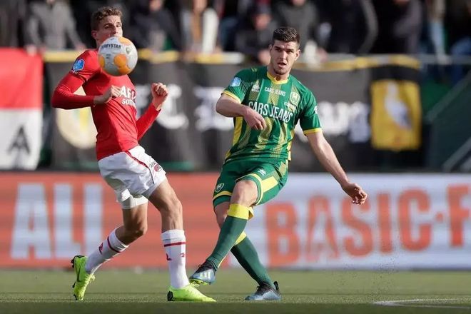 出过突出贡 出过突出贡